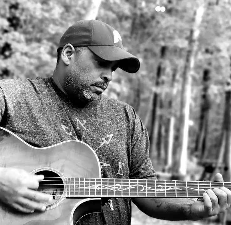 Rondie James | Live Music at Curran's Irish Inn Bensalem. Bensalem rocks every weekend at Curran's Irish Inn with some of the best in local and live music. Support local music. Arrive early and grab some food. Full restaurant menu available at this Irish pub.